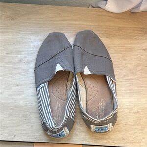 Toms Women’s Slip-On Canvas Loafers in Gray with Striped Lining